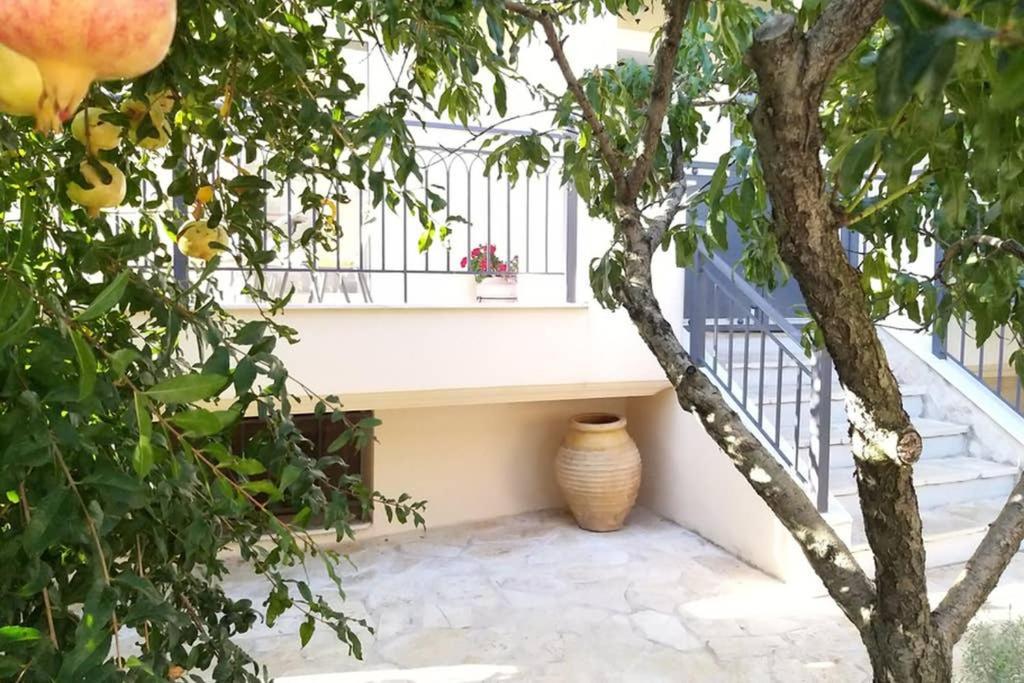 New, Bright, Cozy, Autonomous Apartment With Private Entrance And Garden, 42 M2, 5Min To The Beach And City Center กาลามาตา ภายนอก รูปภาพ