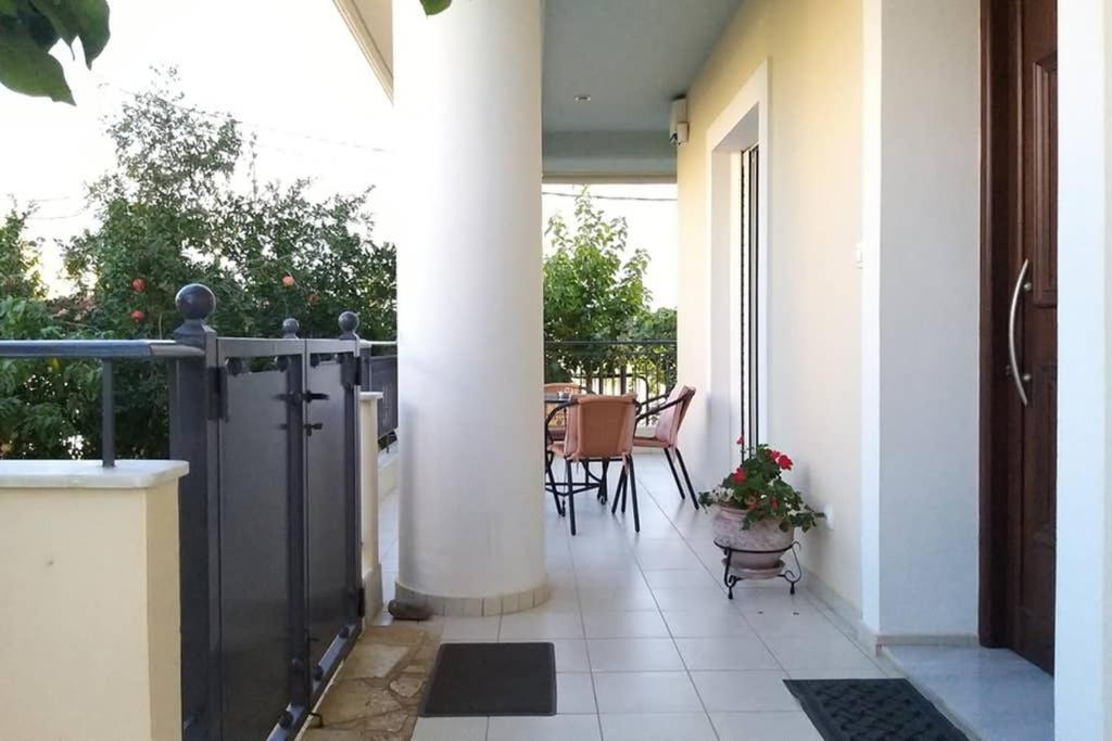 New, Bright, Cozy, Autonomous Apartment With Private Entrance And Garden, 42 M2, 5Min To The Beach And City Center กาลามาตา ภายนอก รูปภาพ