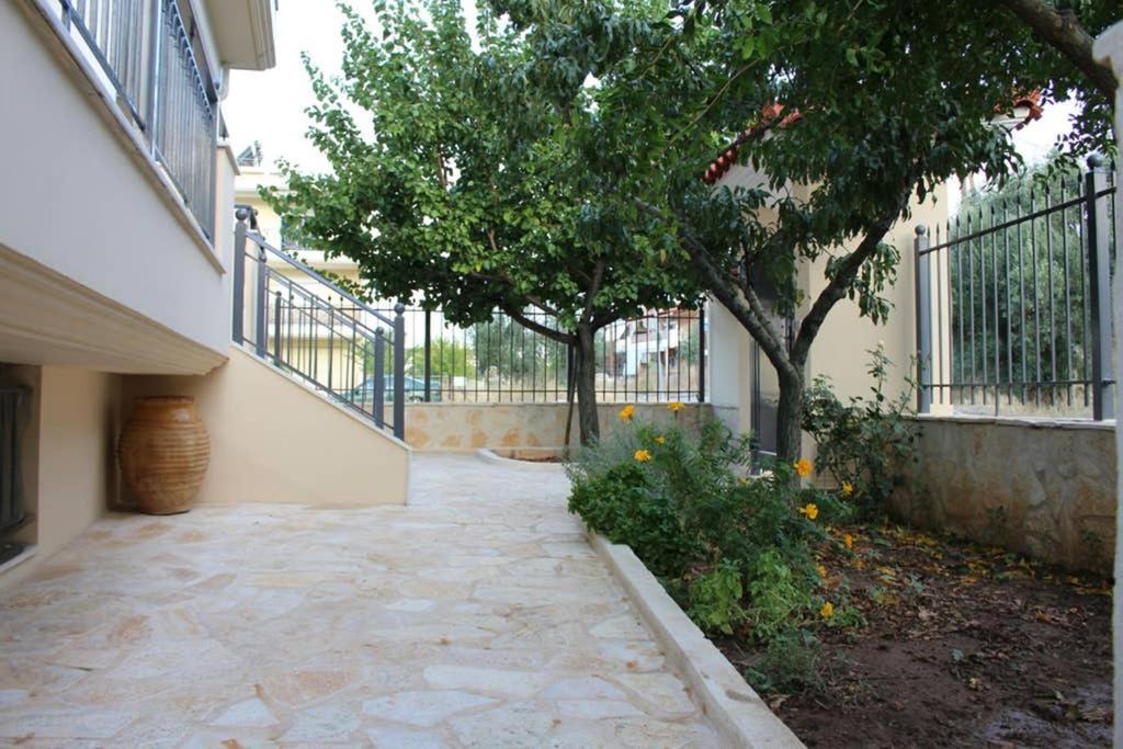 New, Bright, Cozy, Autonomous Apartment With Private Entrance And Garden, 42 M2, 5Min To The Beach And City Center กาลามาตา ภายนอก รูปภาพ