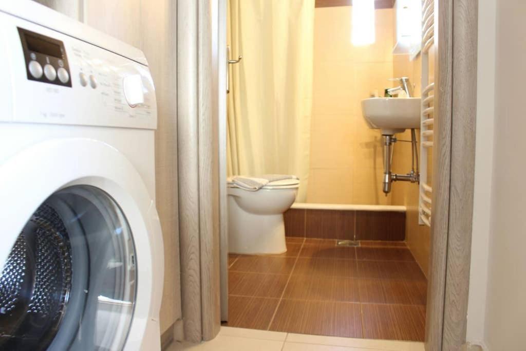 New, Bright, Cozy, Autonomous Apartment With Private Entrance And Garden, 42 M2, 5Min To The Beach And City Center กาลามาตา ภายนอก รูปภาพ