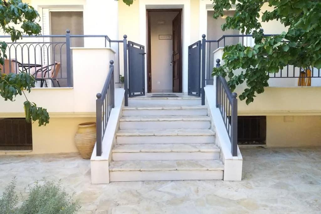 New, Bright, Cozy, Autonomous Apartment With Private Entrance And Garden, 42 M2, 5Min To The Beach And City Center กาลามาตา ภายนอก รูปภาพ